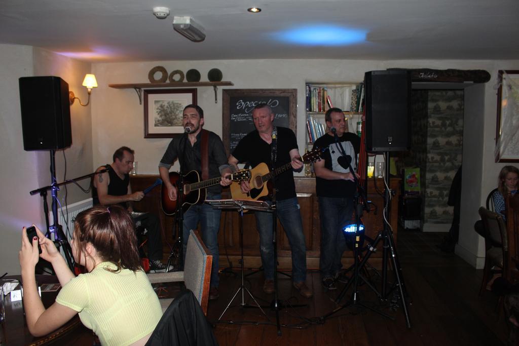 The Boot Inn Exteriör bild